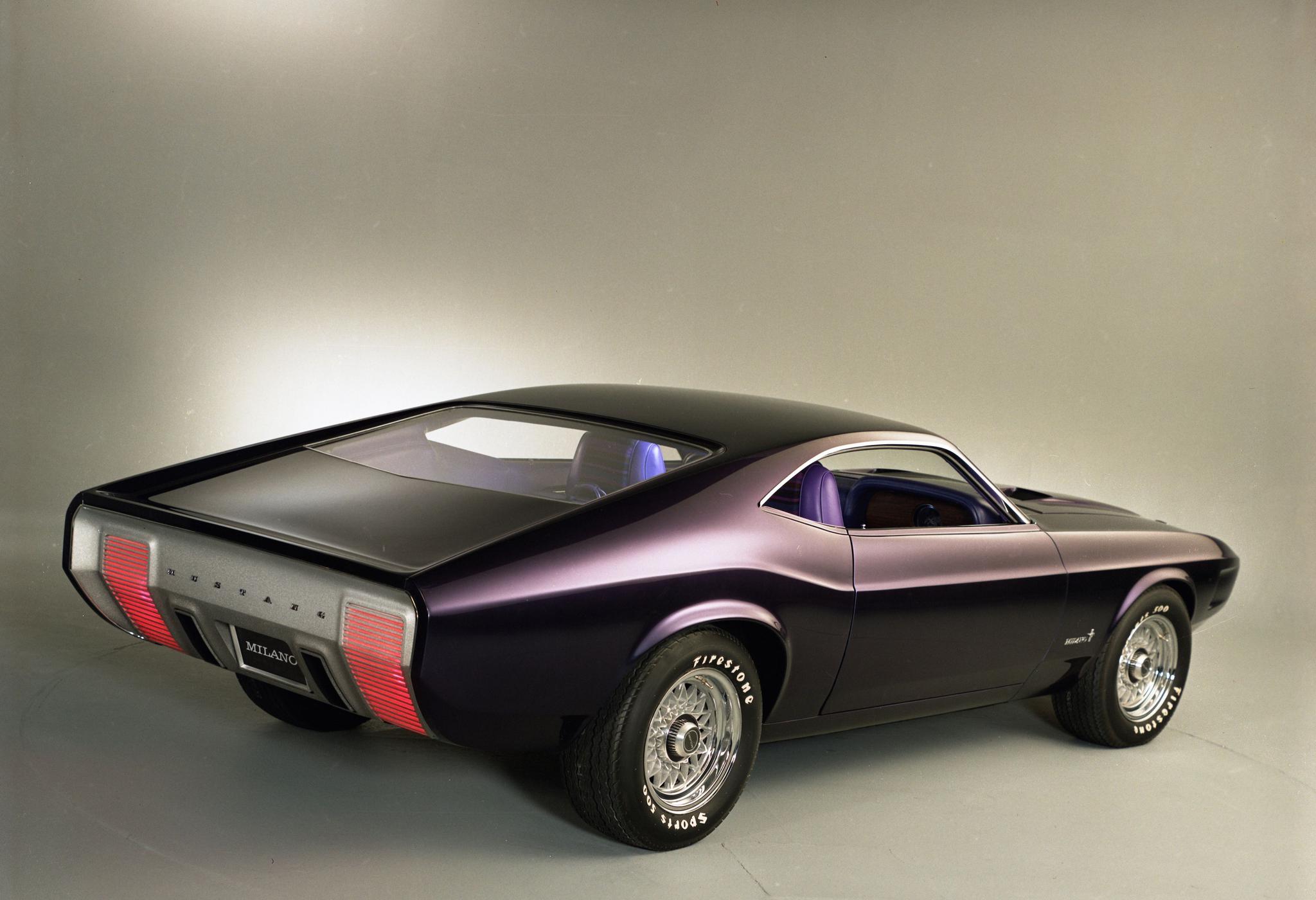 福特野马在正式开始批量生产前五个月就出现了最初的第一辆原型车.