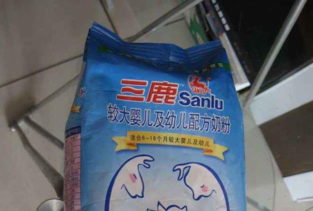当年喝了"三鹿奶粉"的大头娃娃,现在如何了?网友:后半生毁了
