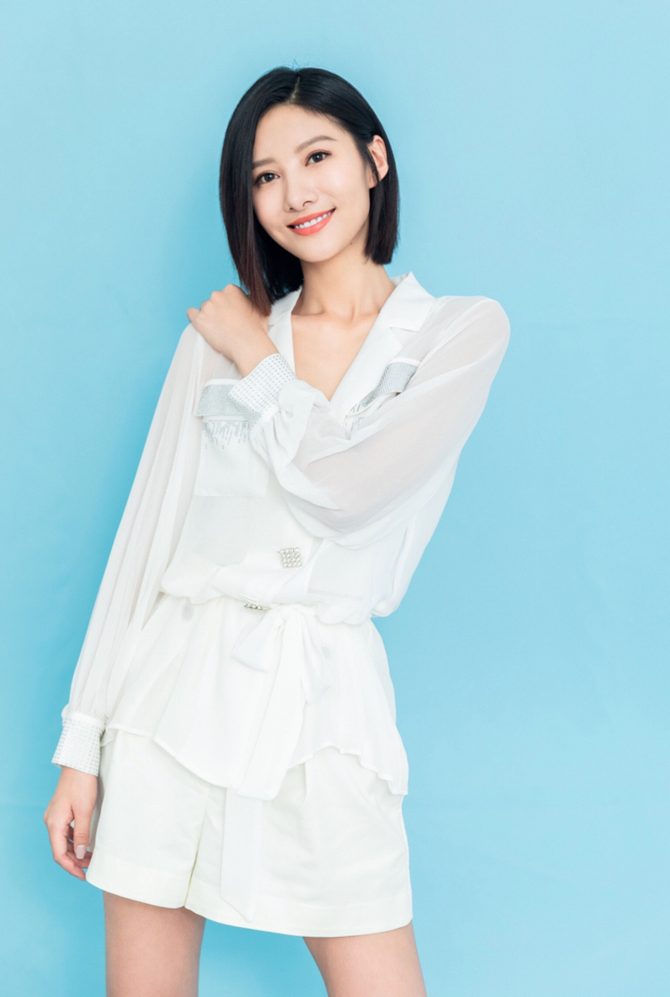 吴优亮相《伪钞者之末路》发布会 三度饰演女警察直言"虐心"