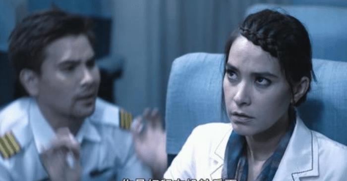 不惊悚反而搞笑,全程毫无逻辑性|407猛鬼航班|阿班|苏妮_新浪新闻