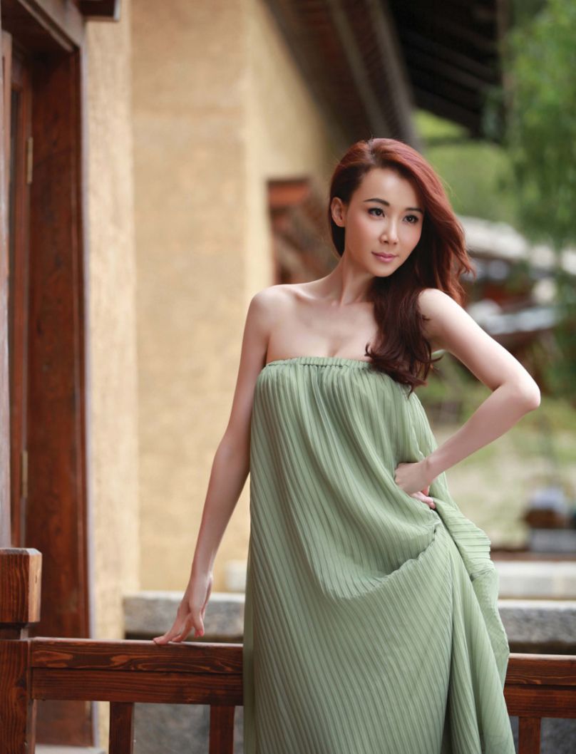 萧蔷太敢穿了,早期"裹着床单"的写真,人美就是任性|萧蔷|写真|蔷薇