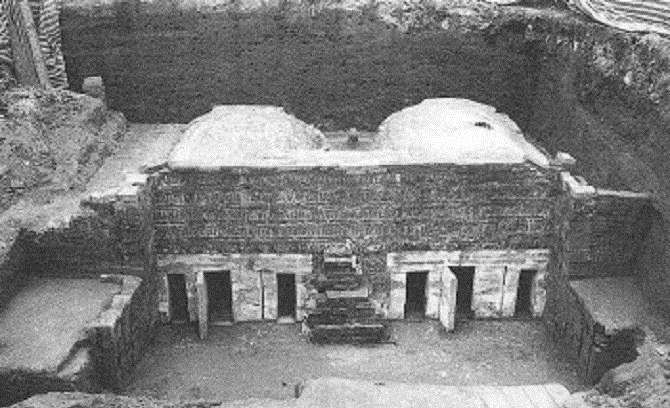 山东闹市凸显大量盗洞,市民说是罗成墓,挖开一看:东汉琅琊王