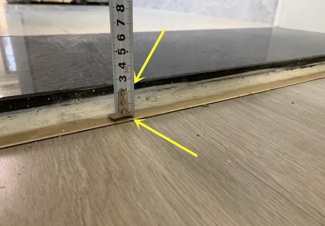 硬装完工,进厨房差点被绊倒,和客厅地面高低差了2公分,不痛快