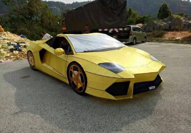 纸糊的兰博基尼不稀罕,福建男子租保时捷扫墓,不慎被烧成空壳