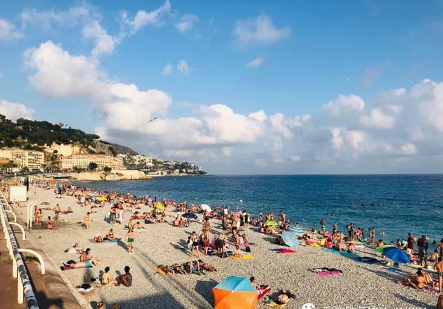 这个夏天,全欧洲的人都来法国尼斯度假了
