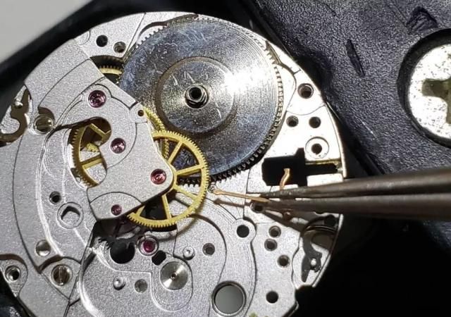 手表机芯探险之旅拆卸28242机芯全过程