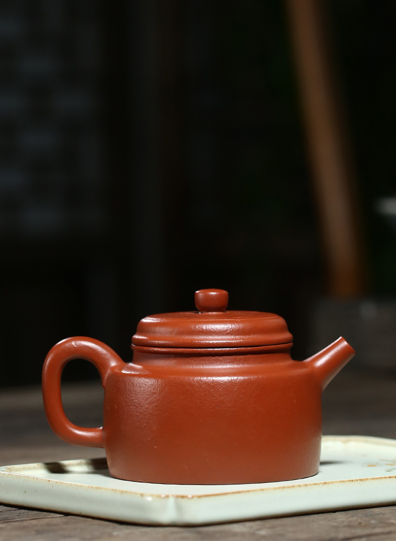 紫砂美器赏丨老朱泥德钟壶