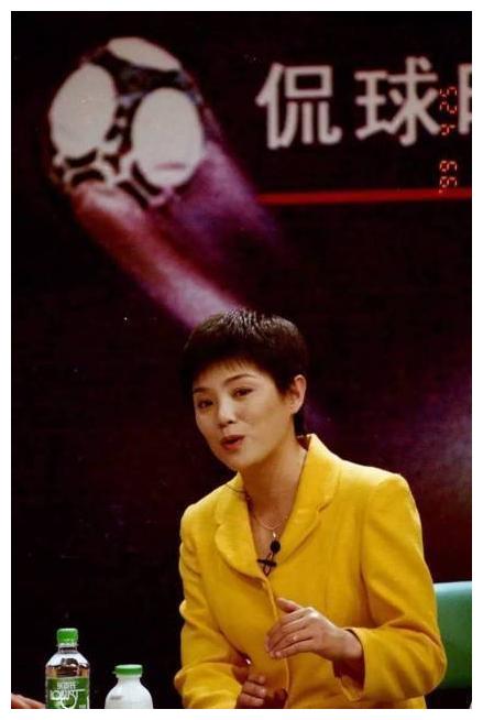 鲁能球迷一定记得她甲a女主播王娣侃球时间就是光阴的故事