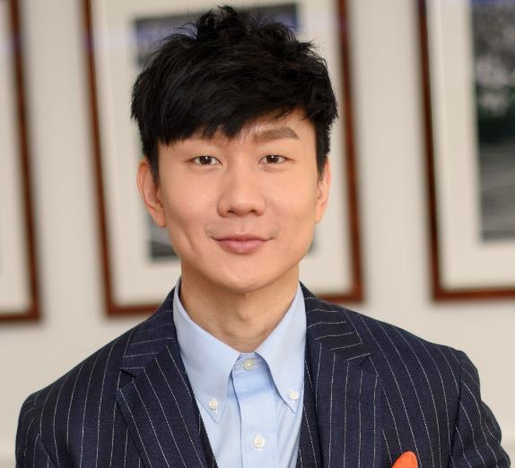 "美食博主"林俊杰上线,晒满桌香港小吃,一脸的幸福表情