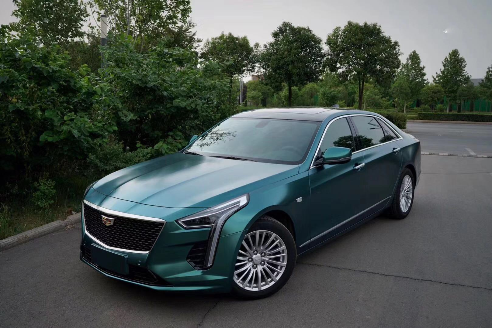 突出外表强大内心凯迪拉克ct6身上的那道宝石绿