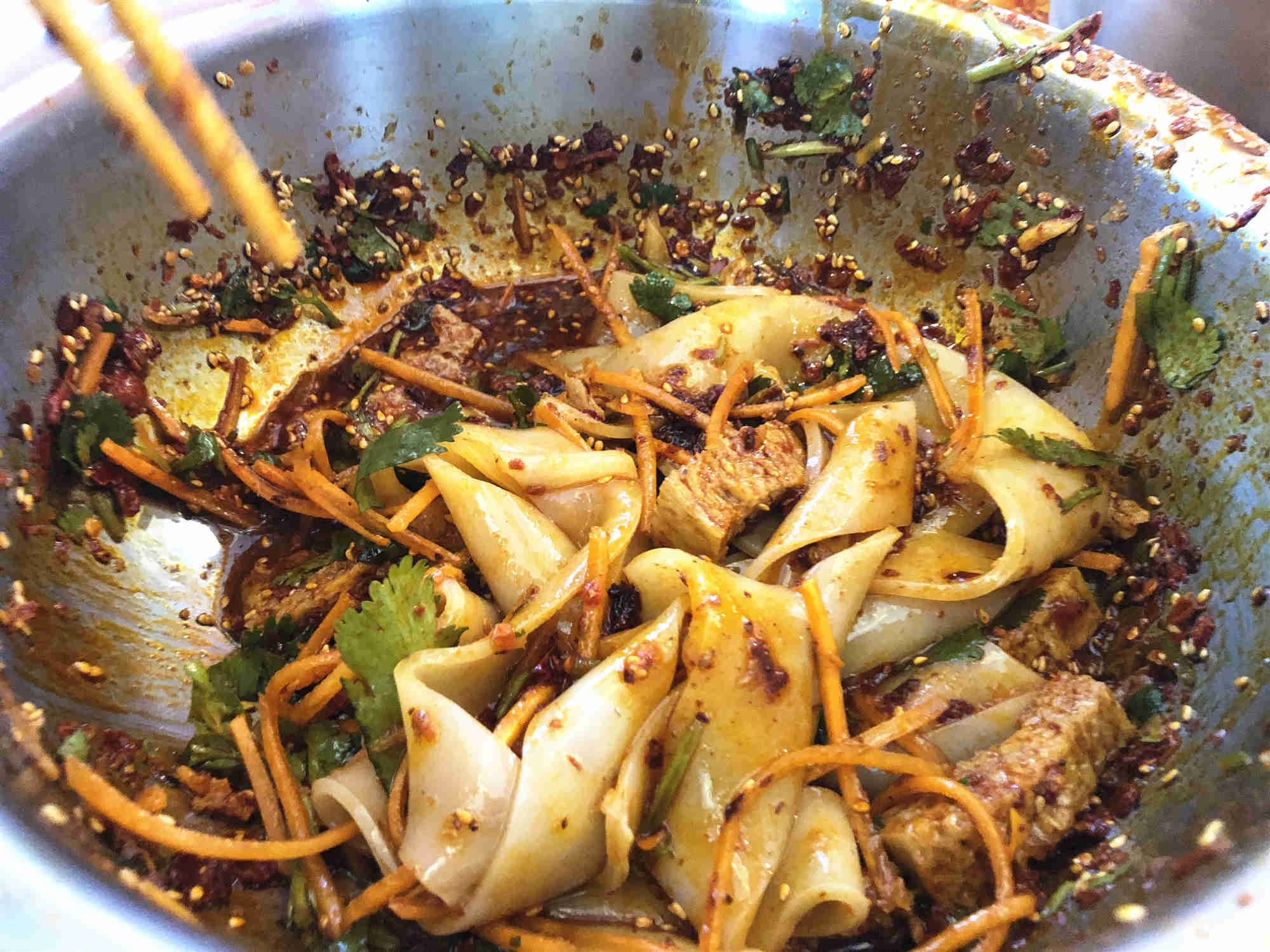 宁夏首届大武口凉皮节今天开幕啦,美味的凉皮就在这里快快约起来