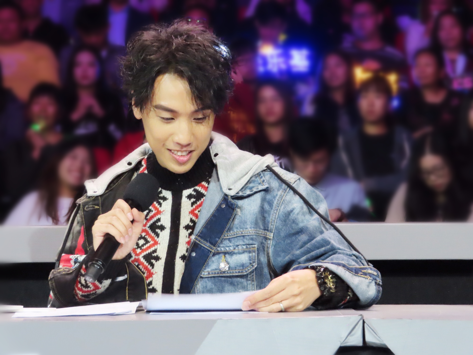 《粤语好声音》角逐激烈 陈乐基战队顺利反超挺进八强