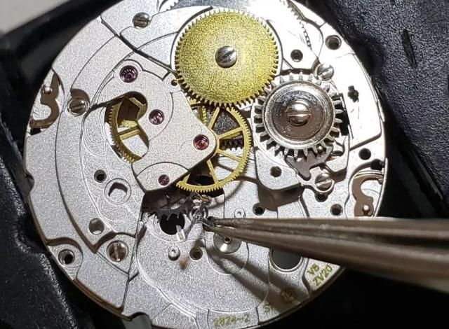 手表机芯探险之旅拆卸28242机芯全过程