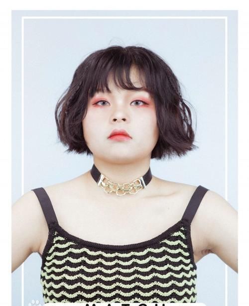 1 / 6 cindy,本名范丽娜,2000年2月6日出生于安徽省亳州市,中国内地