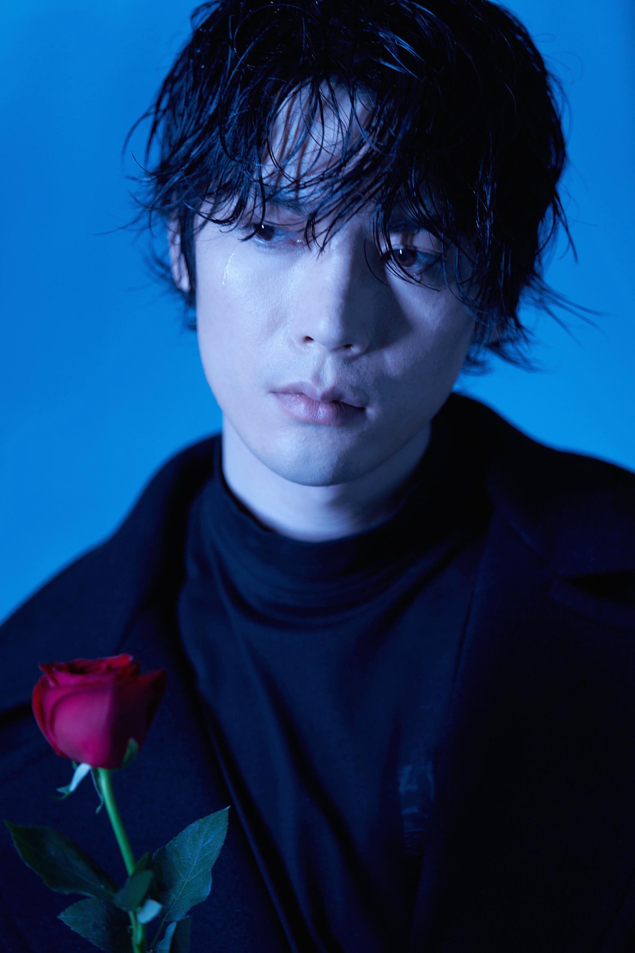 简弘亦第四张专辑茧曝光首支主打夜泪夜奔致敬林肯乐队