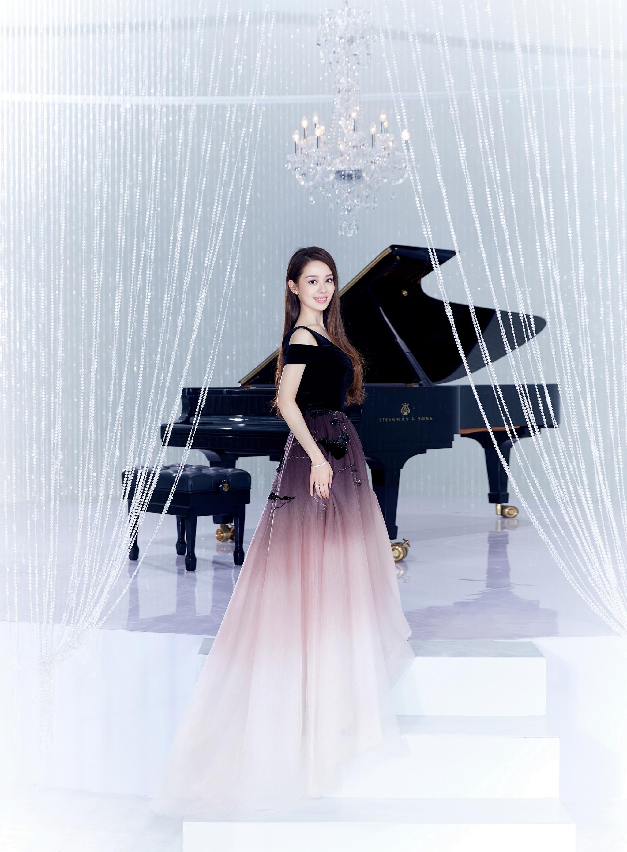 吉娜爱丽丝签约环球首支唱作单曲不灭的烟火上线