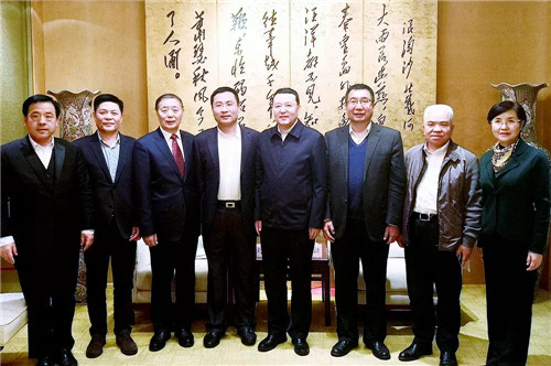 湖北省委常委,统战部部长尔肯江·吐拉洪会见长江国际商会