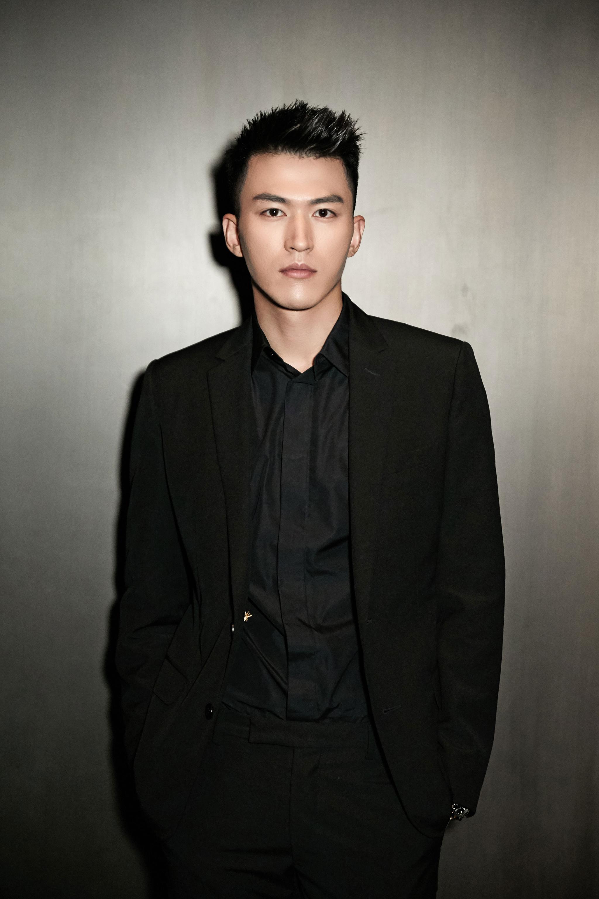 李俊锋新剧将播 行走黑白之间上演明暗较量