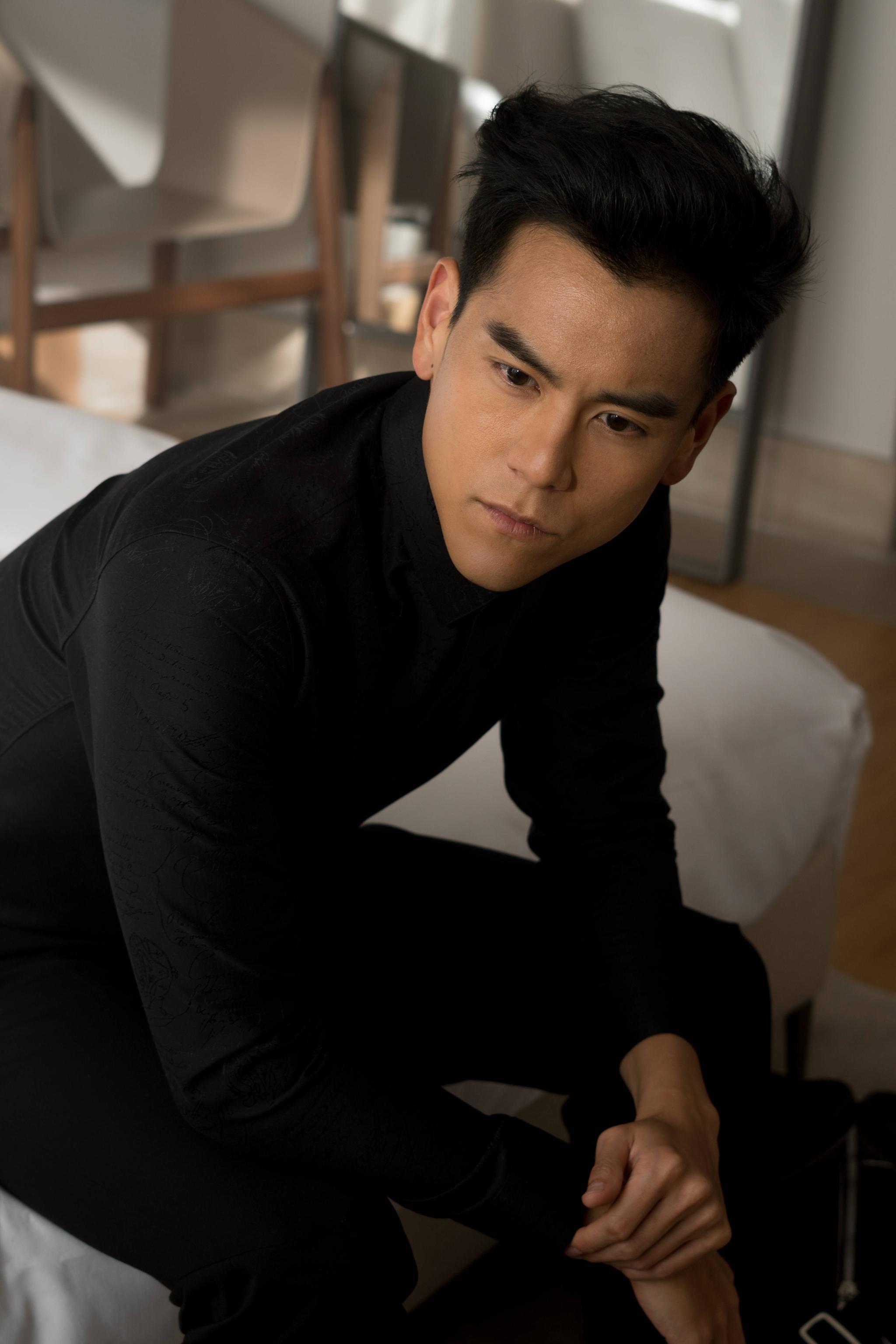 彭于晏品牌大片曝光优雅诠释绅士型格