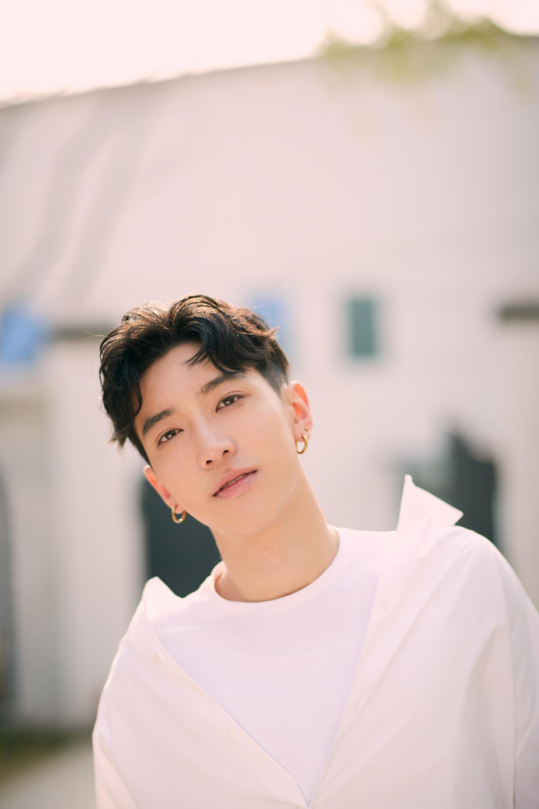 新生代演员高颜值芒果新星完颜洛绒