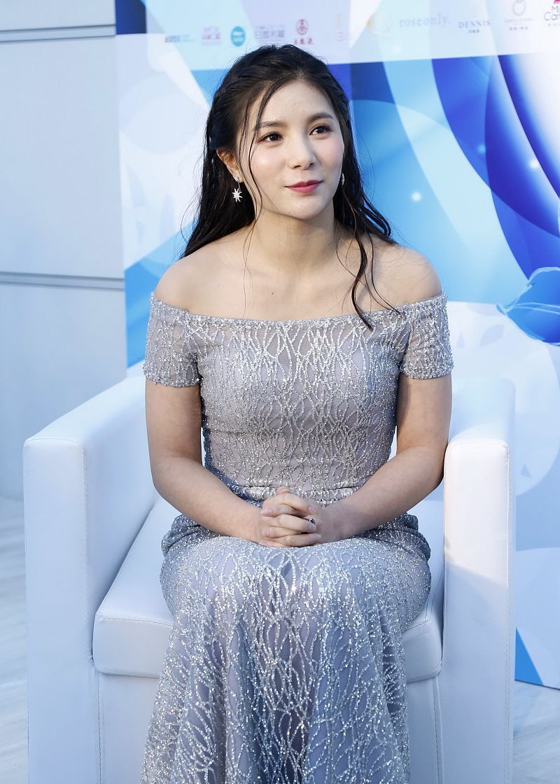 昔日的跳水女神何姿