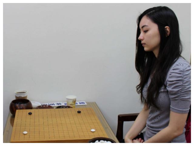 中国台湾段位最高的女棋手竟是名90后混血美女颜值超高