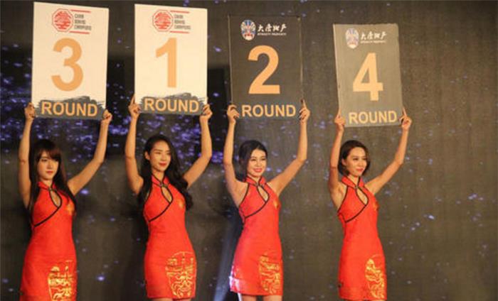 举牌女郎收入为什么那么高?泰森直言:她们私下还有"副业"