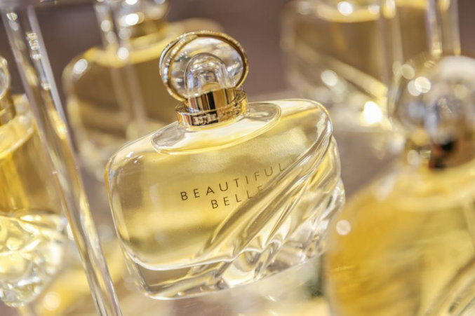 于朦胧现身雅诗兰黛郑州丹尼斯大卫城活动