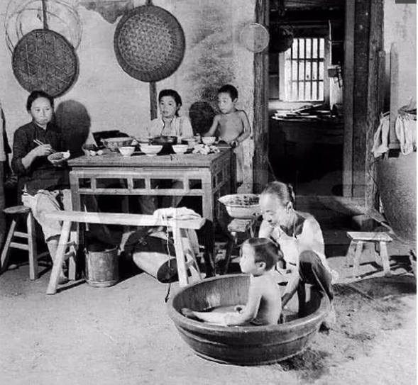 老照片：平凡朴实的五十年代新中国社会生活影像|百姓|日常|城市人家_新浪新闻