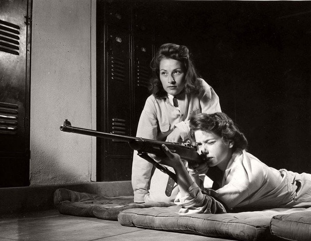 二战时美国女人很能干与日本女人在战争中发挥的作用截然不同