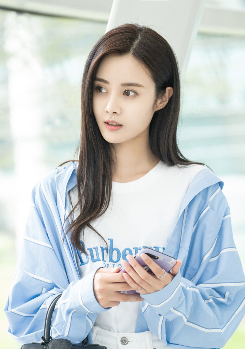 迷人的美女隋雨蒙眼神灵动飘逸颜值堪比西施