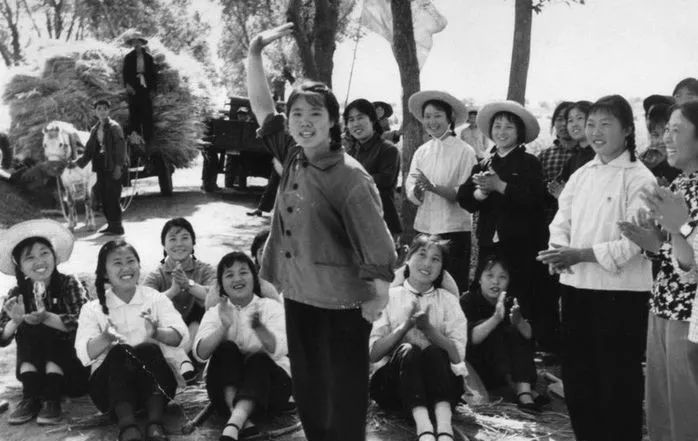 芙蓉国评论 | 是“半边天”，也是“时代女主角”