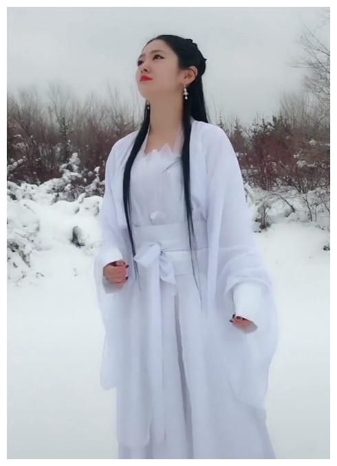陈妍希的小龙女刘亦菲的小龙女都输给了这位拼多多版小龙女