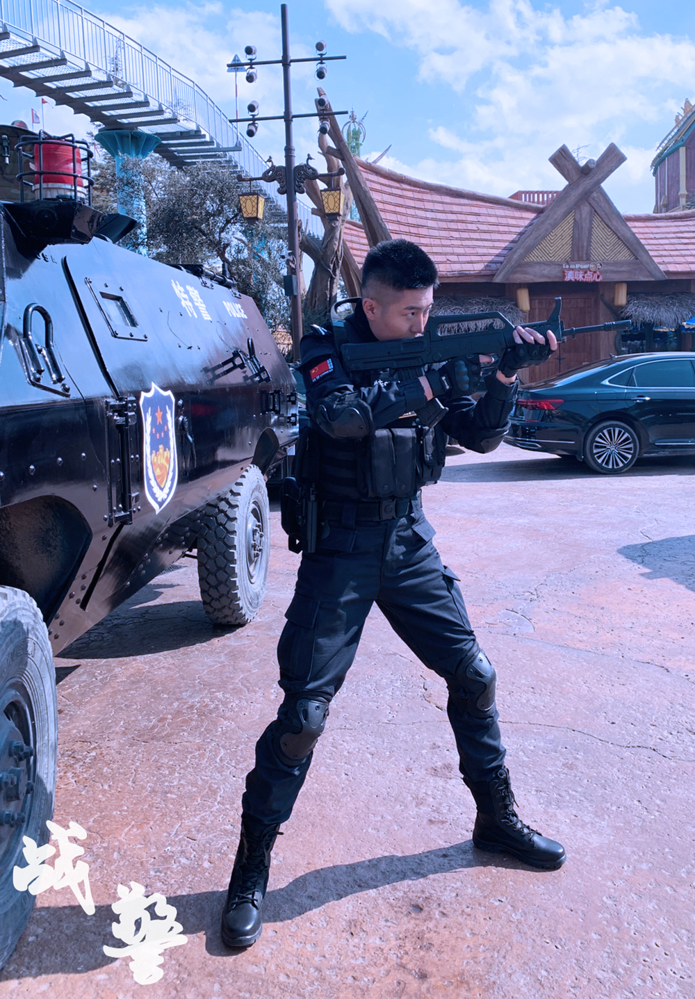 央视电视剧《战警》梁傲尽显"特警"英雄本色