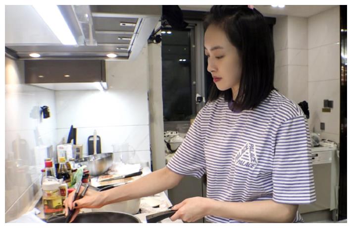 宋茜退出《我家那闺女》,新闺女带舅舅参加,得知是谁:来头不小