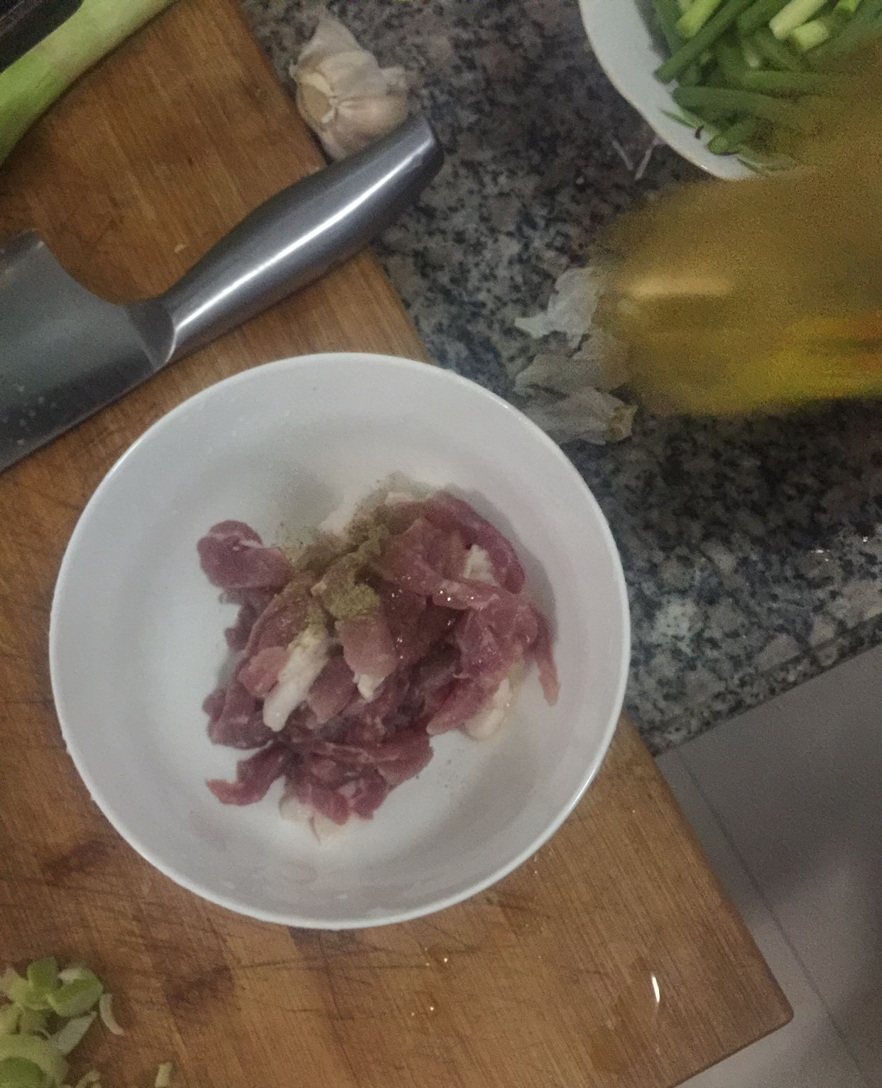 浆肉的方法，让猪肉吃起来外焦里嫩！