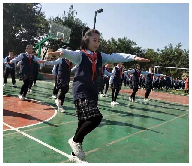 河北省石家庄市裕华区实验小学开展队列队形广播体操比赛