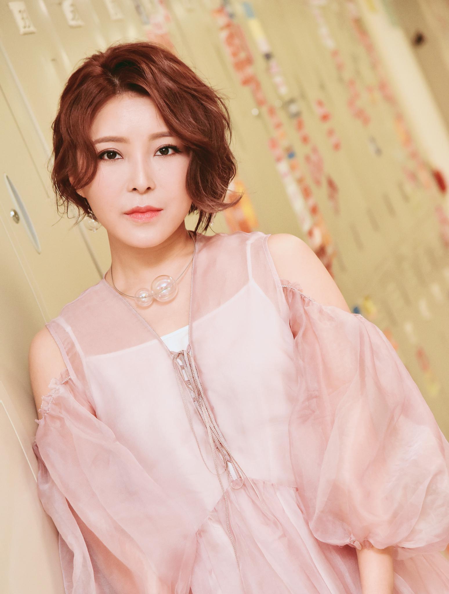 崔子格献唱tvb《流行经典50年》内地首登台女歌手获黎小田等肯定