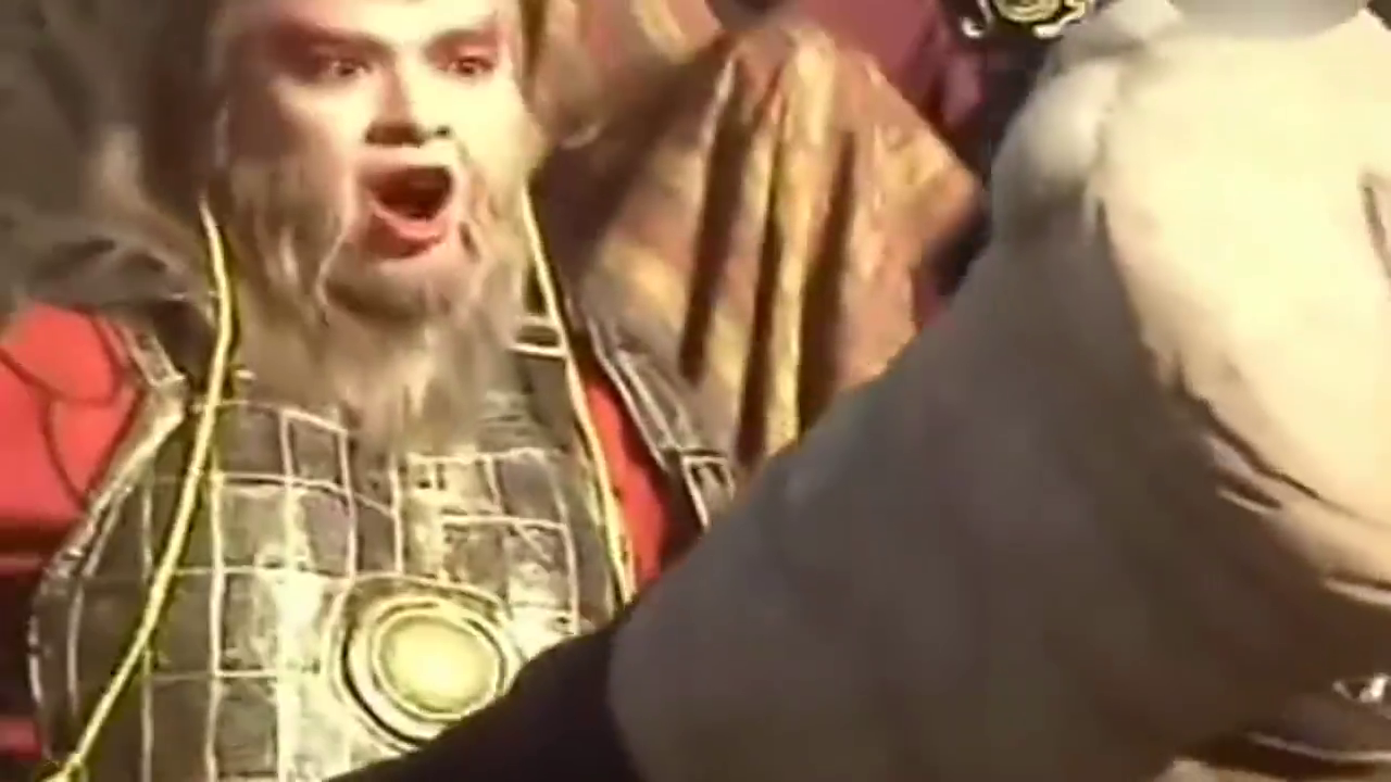 通臂猿猴将麒麟脚融为一体,无坚不摧,没想到脚上却有致命缺陷