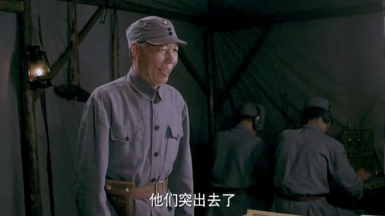 鬼子装甲部队被新四军突击连奇袭,坦克战车全被烧毁,鬼子炸毛了