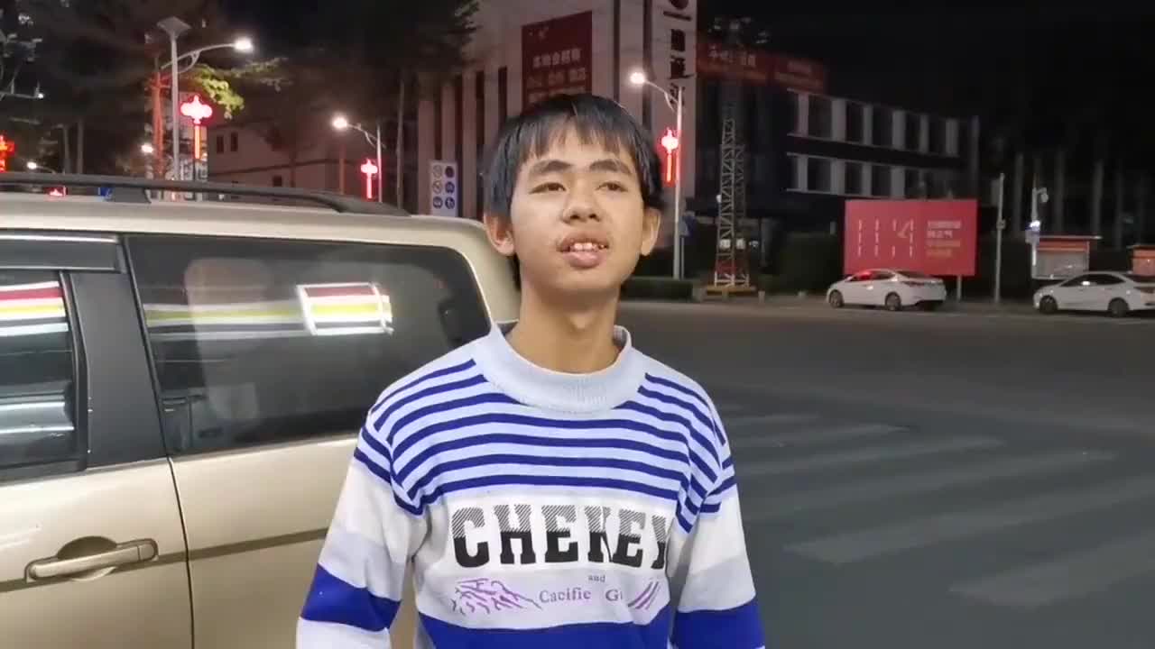 00:00 01:57 01:57 为您推荐: 当@张浩林soma 遇到走步党,他一点也 为