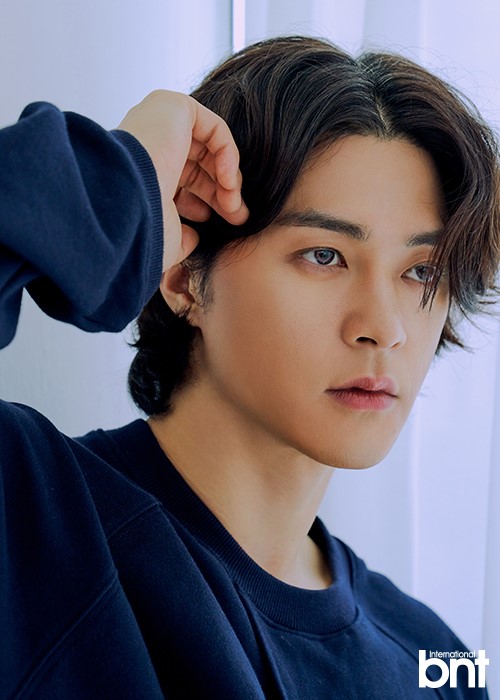 韩国艺人金智勋最新杂志写真曝光