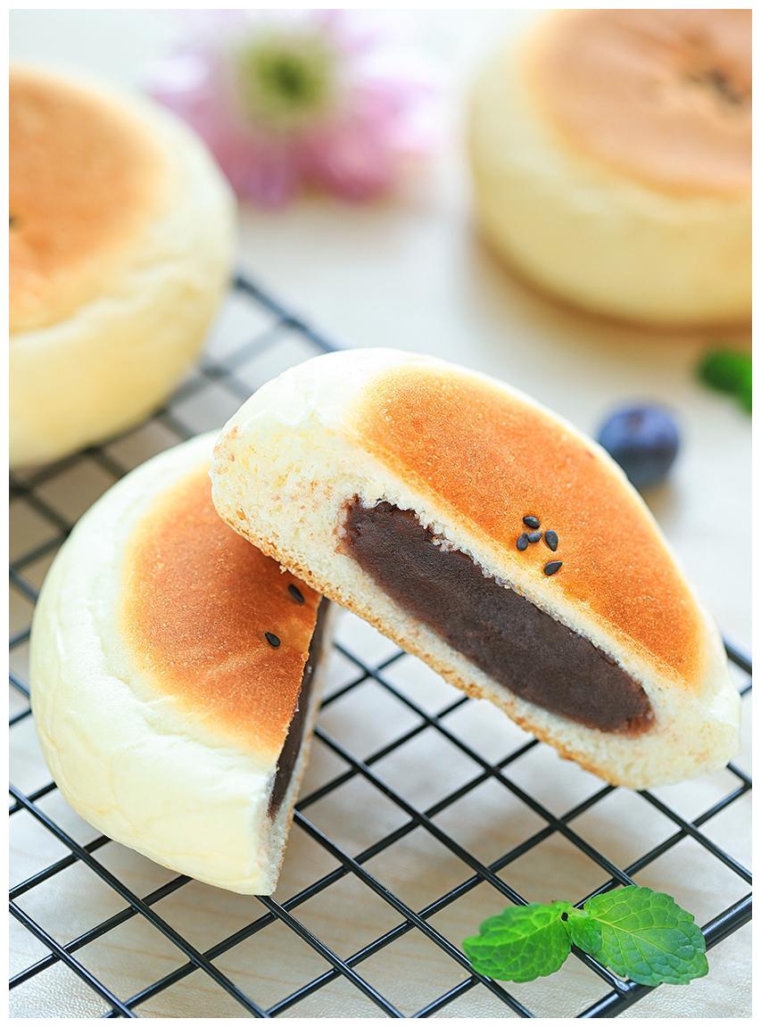 日式红豆包,跟铜锣烧一样好吃,我的早餐最爱!