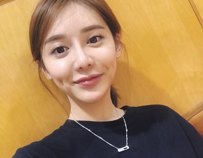 肤白貌美的nba主播美娜一组照片,图4可爱,图8小编喜欢