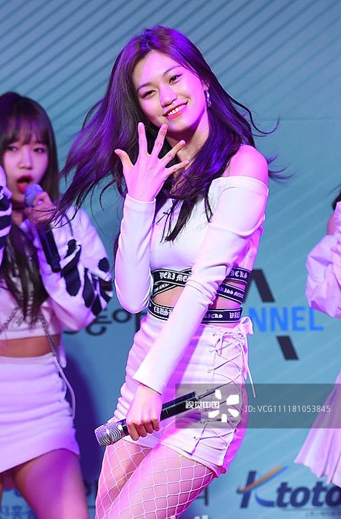 "甜豆"女团weki meki尽显可爱魅力 扎眼撩发俏皮不失性感