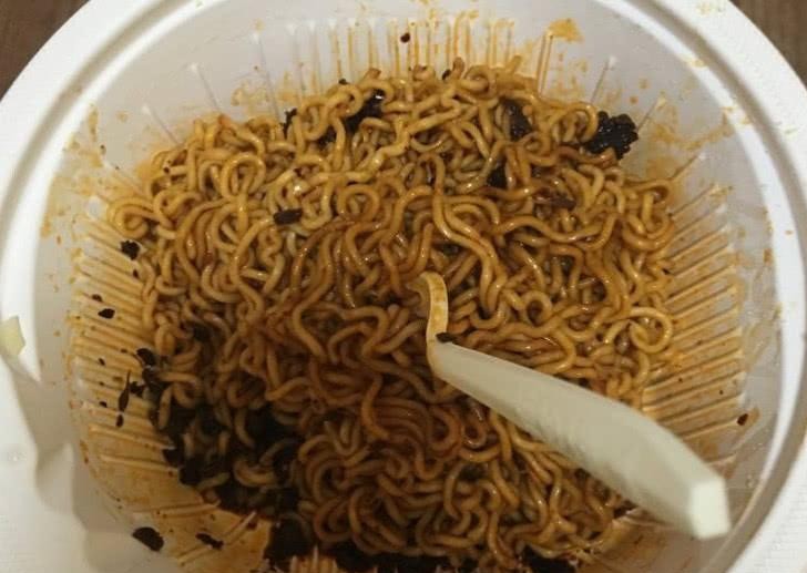 桶装泡面都算美味,图4家长看了有点心疼