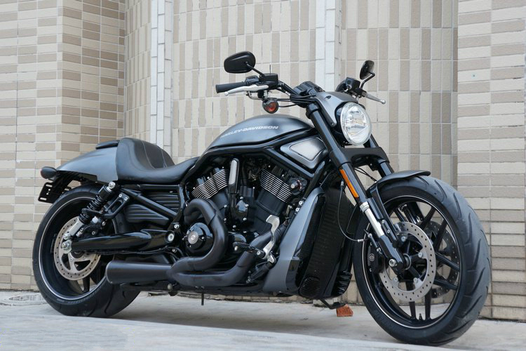 哈雷夜路德无法抗拒的暴力美学