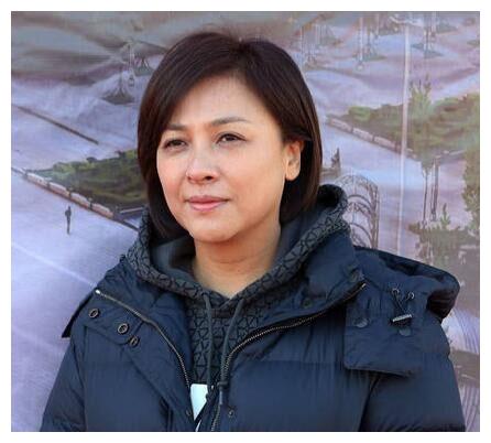 永不瞑目中的苏瑾久违露面朴素打扮体态臃肿真怀念这部经典剧