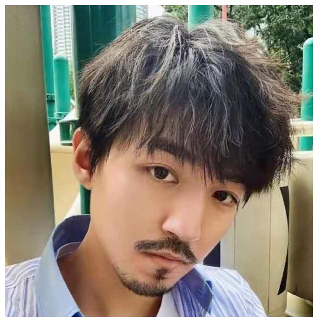 男星留胡子堪比整容 白宇鲜肉变大叔 胡歌干净变邋遢王源直接换脸