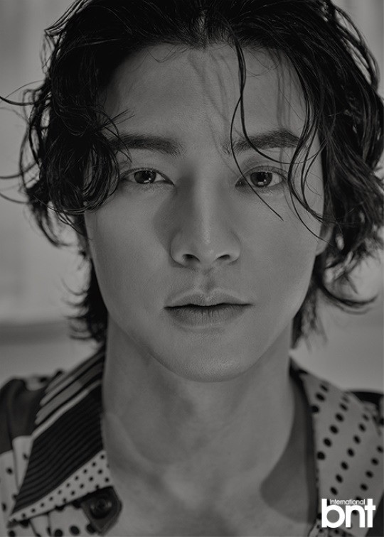 韩国艺人金智勋最新杂志写真曝光